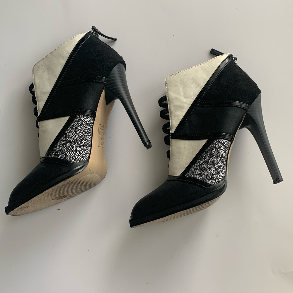 Black and white tuxedo style heel!